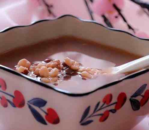 红豆薏米芡实粥，三强合一，让我们用美食和“湿气”说No