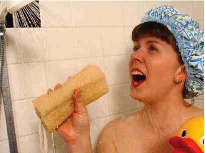 生理期洗冷水澡会导致月经不来 痛经.jpg