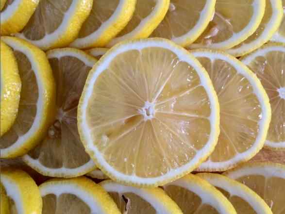 柠檬膏的功效和作用 柠檬切片