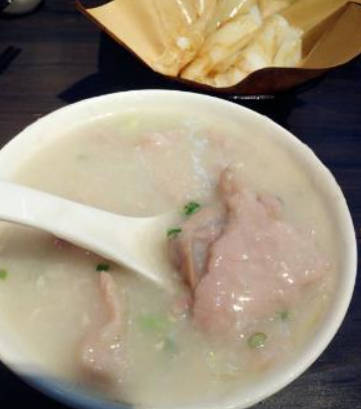 补血秘方一：猪肉大米粥