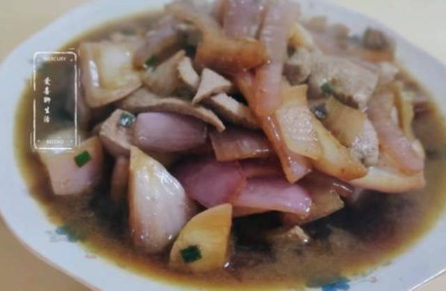 补气血食谱：猪肝炒洋葱