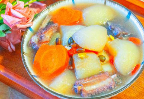 黑豆补肾推荐食谱【黑豆排骨汤】