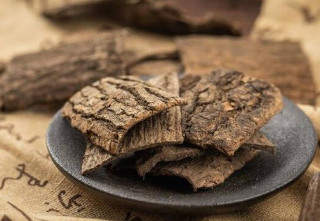 4味药材：杜仲、熟地、补骨脂、白术，取名“补虚利腰汤”