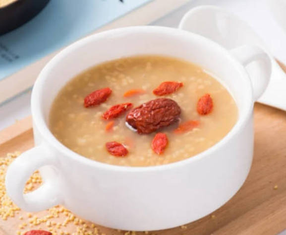 防脱发食疗方：枸杞大米粥