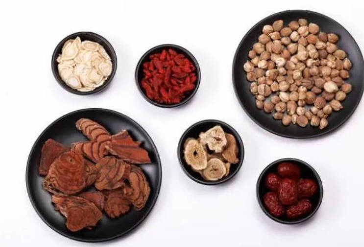 肾气慢慢虚弱，要多吃这4种食物补肾