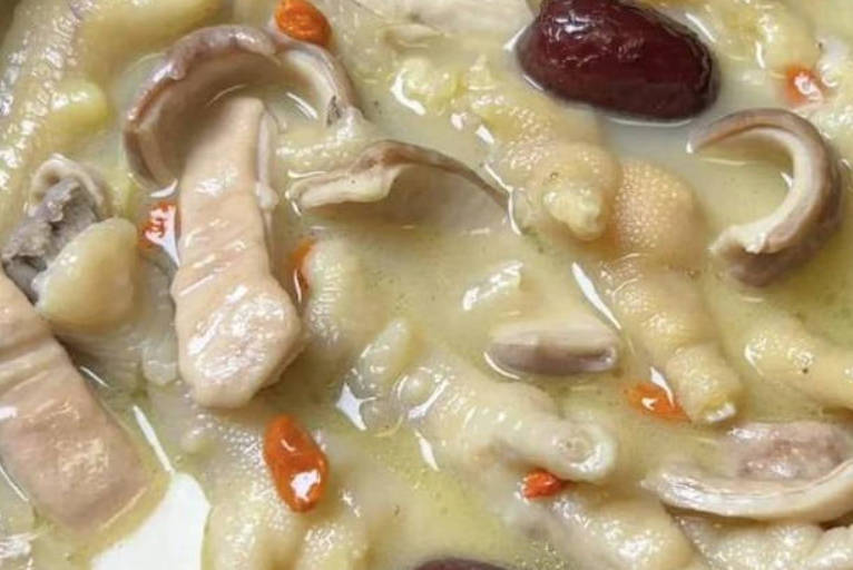 补气血食疗之猪肚鸡爪汤