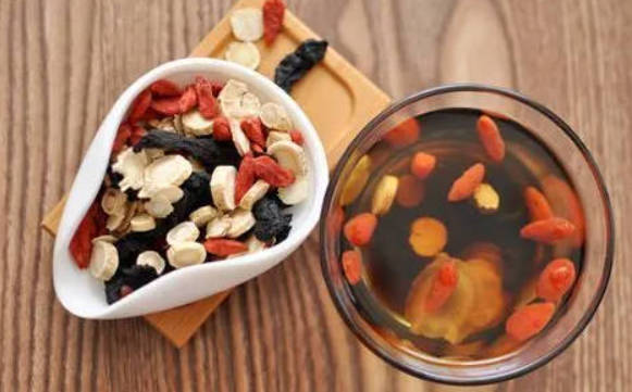 那气血不足如何来补呢？