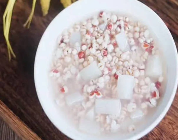 善补气血的山药薏米芡实粥