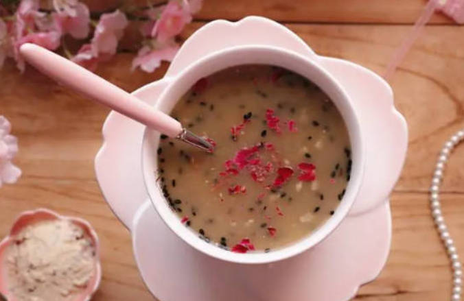 早餐多喝它，每天一杯祛湿排毒补气血面色佳