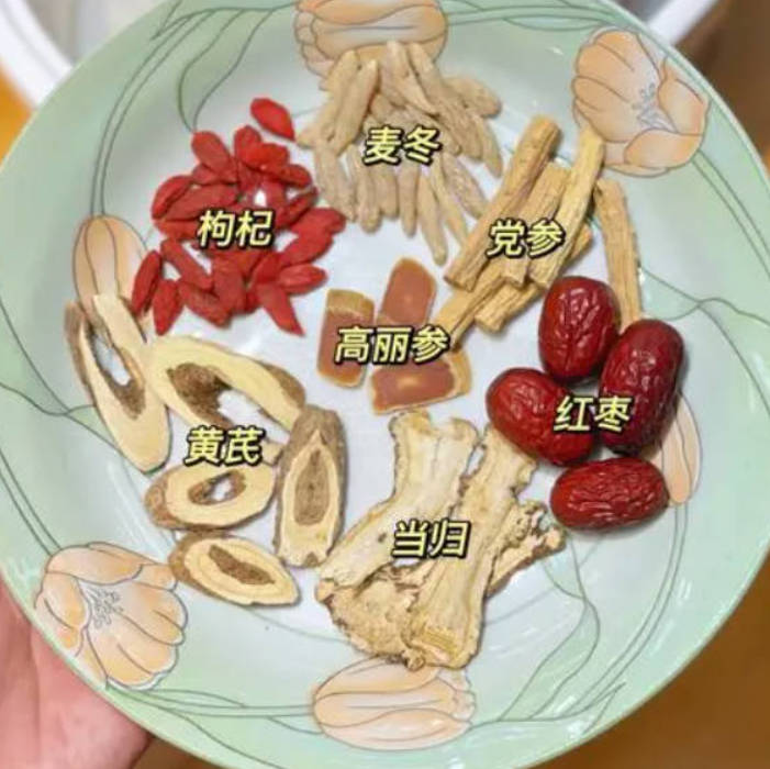 女性补气血吃什么好？5道家常菜轻松调理