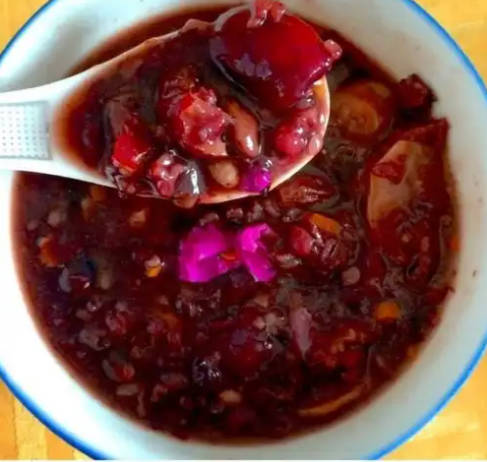 玫瑰红枣粥.jpg 玫瑰红枣粥.jpg